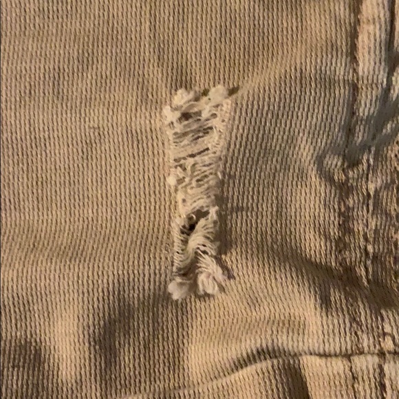 Size 7 tan cuff shorts - Picture 6 of 7